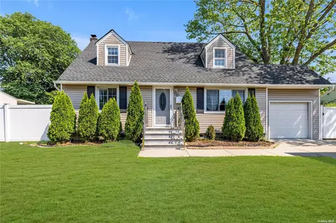 227 Sullivan Ave, Farmingdale, NY 11735
