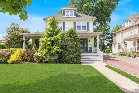 61 Driscoll Ave, Rockville Centre, NY 11570