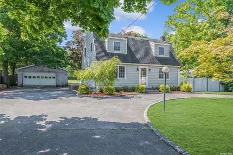 674 Johnson Ave, Ronkonkoma, NY 11779