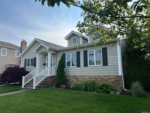 266 Division Ave, Massapequa, NY 11758