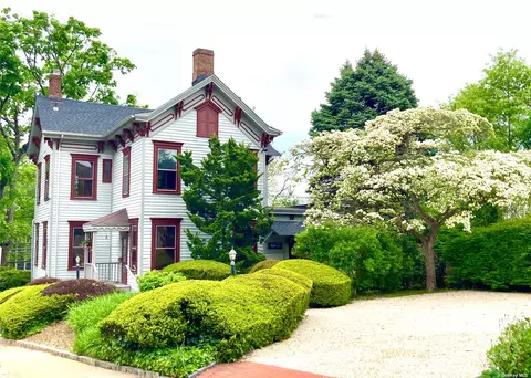 70 E Main St, Oyster Bay, NY 11771