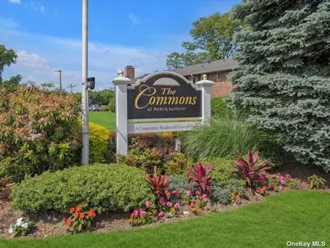 121 Edmunton Dr #G-8, North Babylon, NY 11703