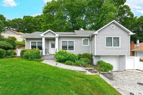 235 Cook St, Huntington Station, NY 11746
