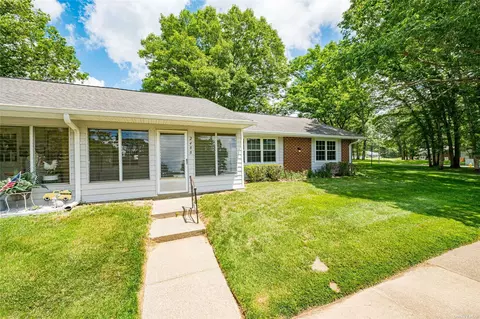 248 Newcastle Ct #B, Ridge, NY 11961