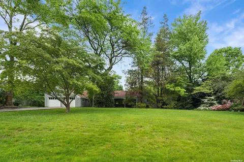 24 Lisa Dr, Northport, NY 11768