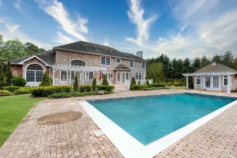 148 Malloy Dr, East Quogue, NY 11942