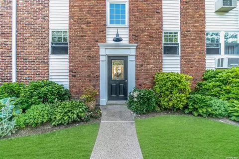 142 Church St #3A, Kings Park, NY 11754