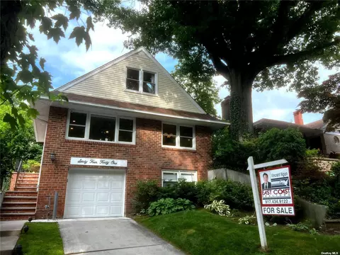 64-41 210th St, Oakland Gardens, NY 11364