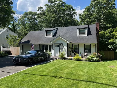 51 Semon Rd, Huntington, NY 11743