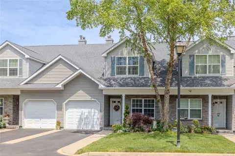 153 Maya Cir #153, Central Islip, NY 11722