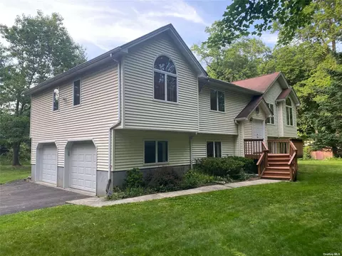 40 Millspaugh Ln, Clarkstown, NY 10954