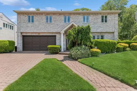 2981 Susan Rd, Bellmore, NY 11710