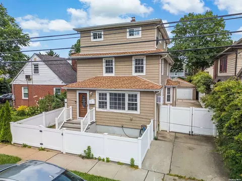 54 Madison Ave, Franklin Square, NY 11010