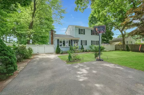 18 Vee Jay Dr, Shoreham, NY 11786