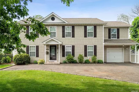 183 Nicolls Rd, Wheatley Heights, NY 11798