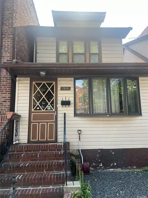 1530 W 4th St, Brooklyn, NY 11204