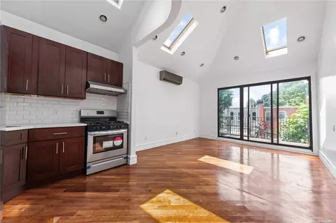 154 Eldert Ln, Brooklyn, NY 11208