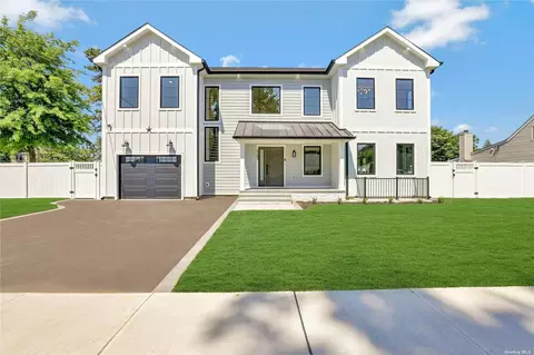 2245 7th St, East Meadow, NY 11554