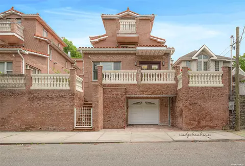 83-14 58th Ave, Middle Village, NY 11379