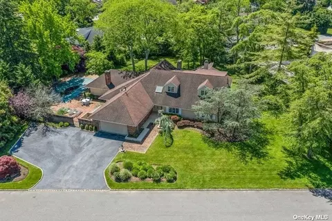 273 Heather Ln, Hewlett Harbor, NY 11557