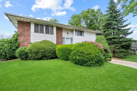 185 N Marginal Rd, Jericho, NY 11753