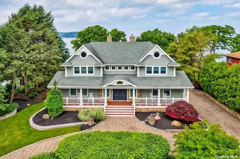 25 Waters Edge Ln, Mount Sinai, NY 11766