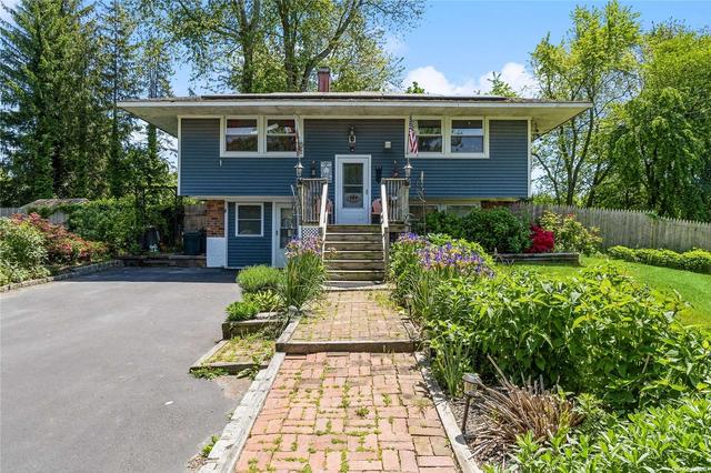 5 Hare Ln, East Setauket, NY 11733