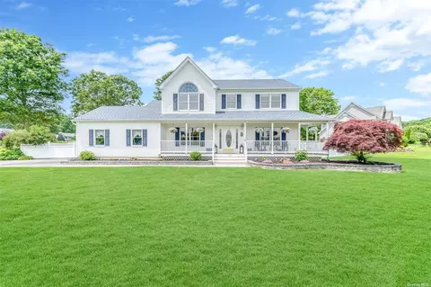 119 Fairway Dr, Wading River, NY 11792