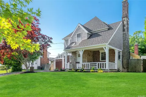 125 Nassau Rd, Massapequa, NY 11758