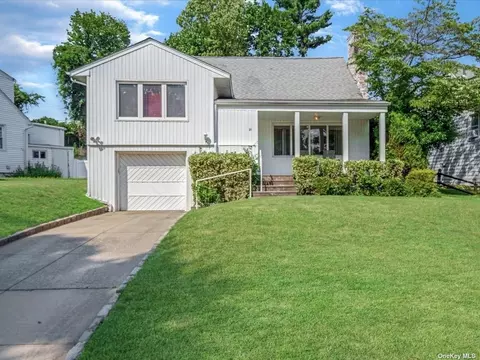 21 Preston Rd, Great Neck, NY 11023