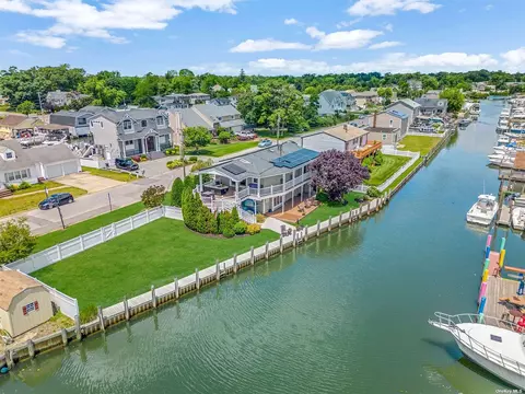 25 Delta Rd, Massapequa, NY 11758