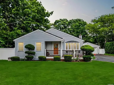107 Wood Rd, Centereach, NY 11720