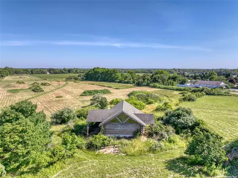 Tuckers Lane, Southold, NY 11971