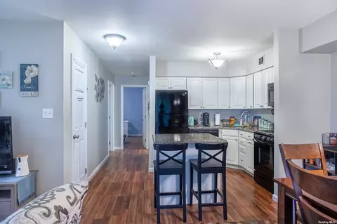 304 Fairview Cir #304, Middle Island, NY 11953