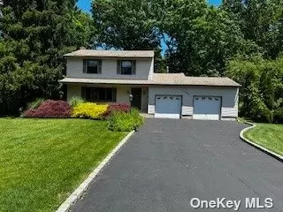 60 Schuyler Dr, Commack, NY 11725