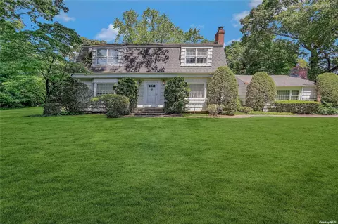 36 Titus Ln, Cold Spring Harbor, NY 11724