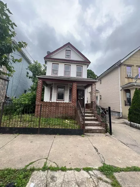 103-18 171st St, Jamaica, NY 11433