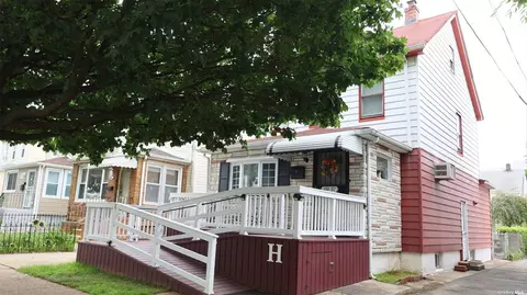 109-97 203rd St, Saint Albans, NY 11412