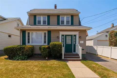 10 Vernon Ave, Rockville Centre, NY 11570