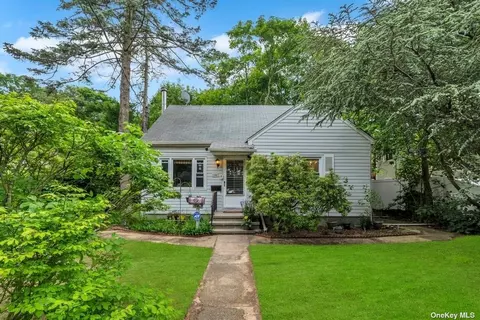 1148 Ocean Ave, Bay Shore, NY 11706
