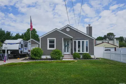 177 Nims Ave, West Babylon, NY 11704