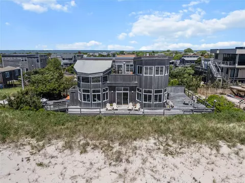 13 W Lighthouse Walk, Bay Shore, NY 11706