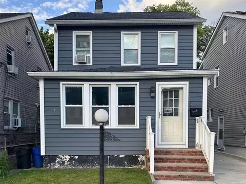 115-21 199th St, Saint Albans, NY 11412