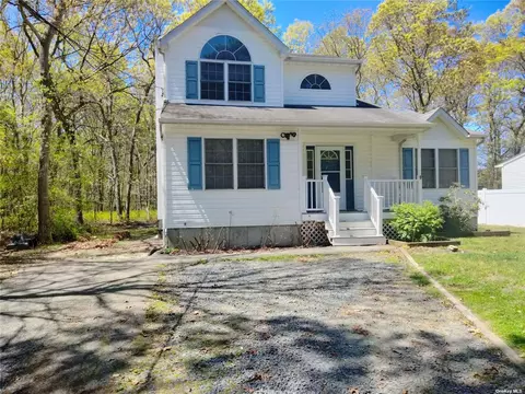 140 Mastic Beach Rd, Mastic Beach, NY 11951