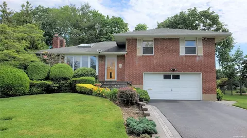 109 Celia Dr, Jericho, NY 11753