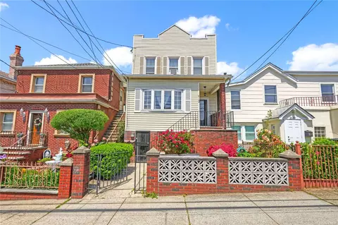 21-46 49th St, Astoria, NY 11105