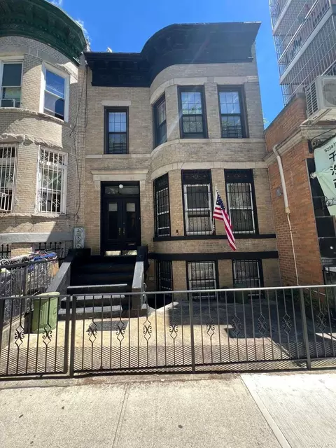 663 53rd St, Brooklyn, NY 11220
