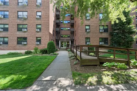 73-45 210th St #1G, Bayside, NY 11364