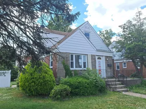 434 Greenwich St, Hempstead, NY 11550