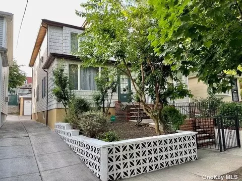 50-67 45th St, Woodside, NY 11377